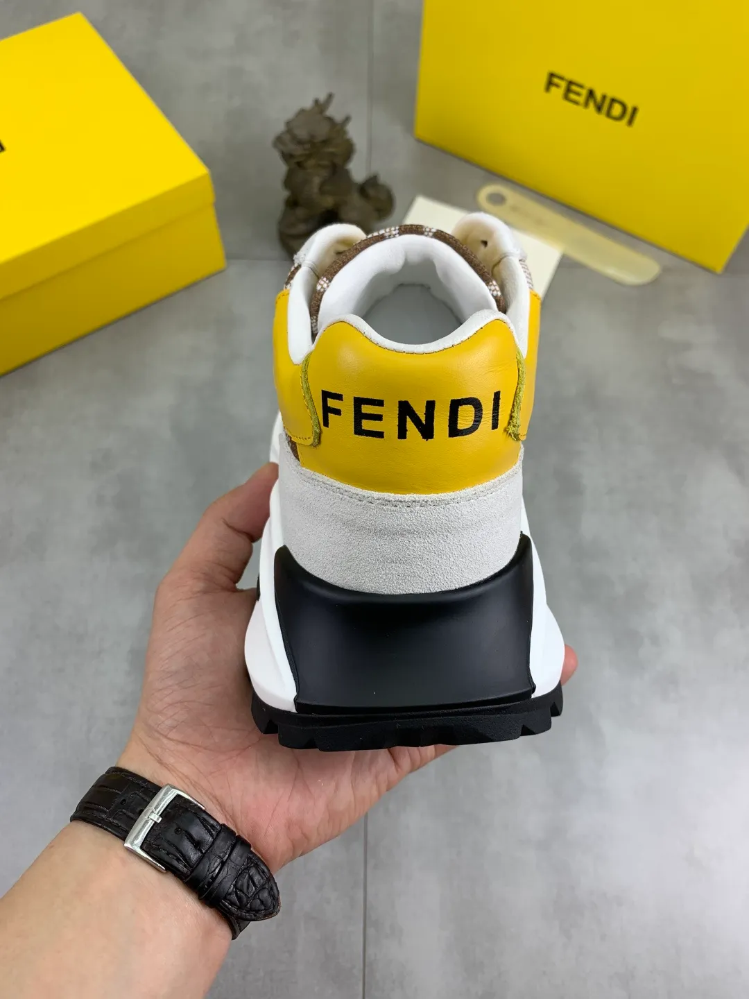 ​Men's shoes 💰P440 💰【New】Little monster 🆘 New FENDI 🕶️🕶️Simple routing effect, showing an elegant and cool driving shoe 🎬Using imported calfskin + first-layer pigskin lining🐂Excellent material🎬Detailed workmanship 🤗Comfortable foot feel➰➰. ​Pair it with any outfit to show your taste and temperament, low-key luxury ♻️Design ​simple and elegant ​noble and fashionable 🍃​Very loved and favored by trendy men 💓❤️Size: 38-44 (45 customized) 3️⃣ colors available